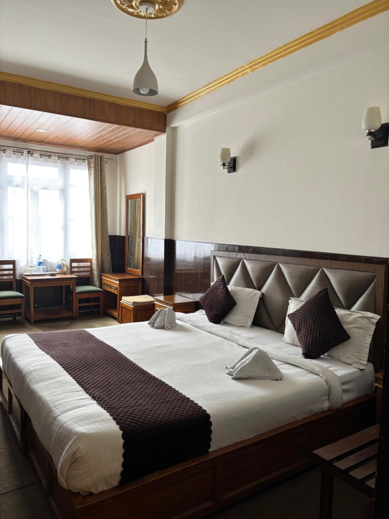 Hotel Kasturi Palace & Restaurant Darjeeling Darjeeling  Exterior foto