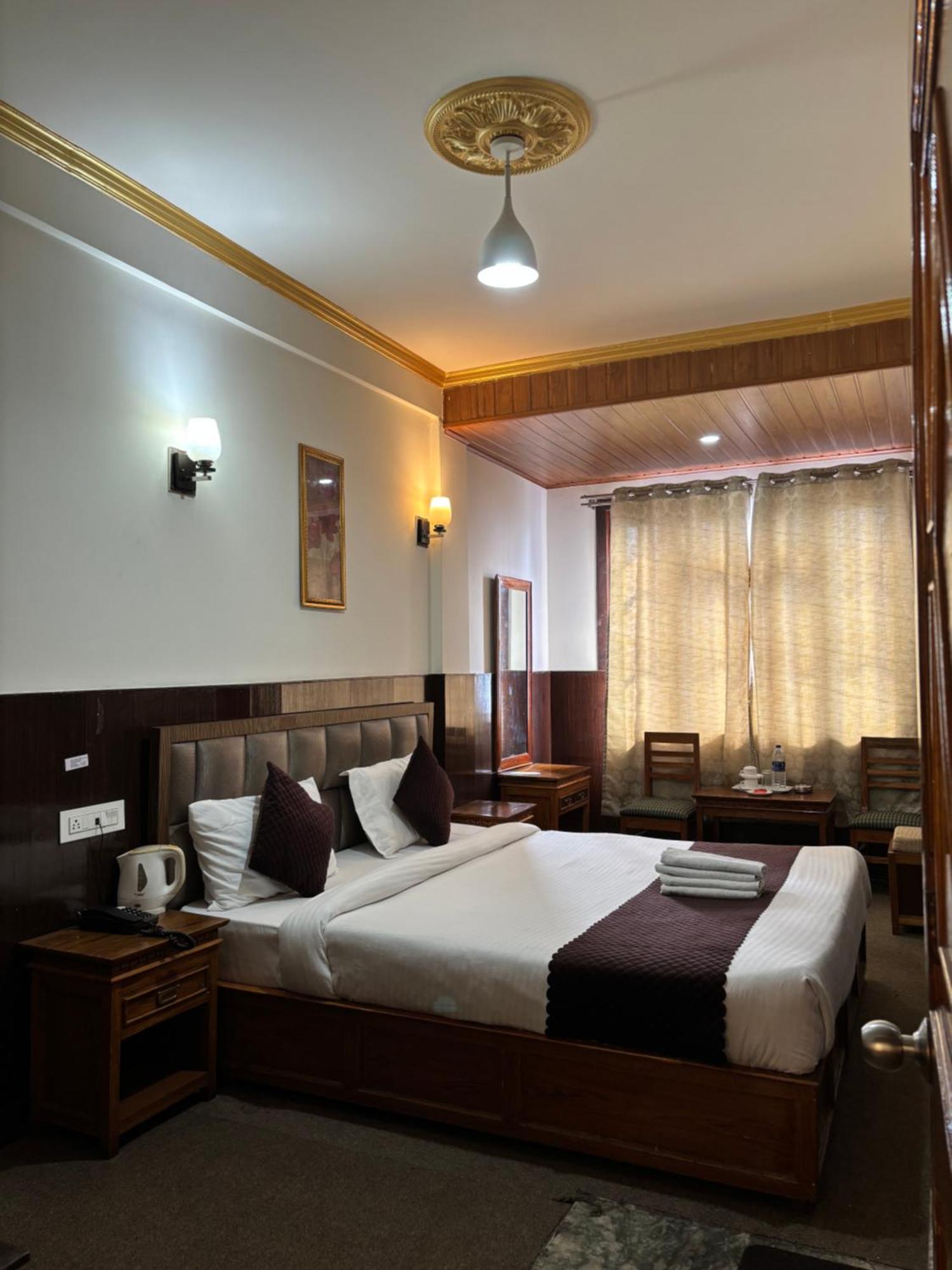 Hotel Kasturi Palace & Restaurant Darjeeling Darjeeling  Exterior foto