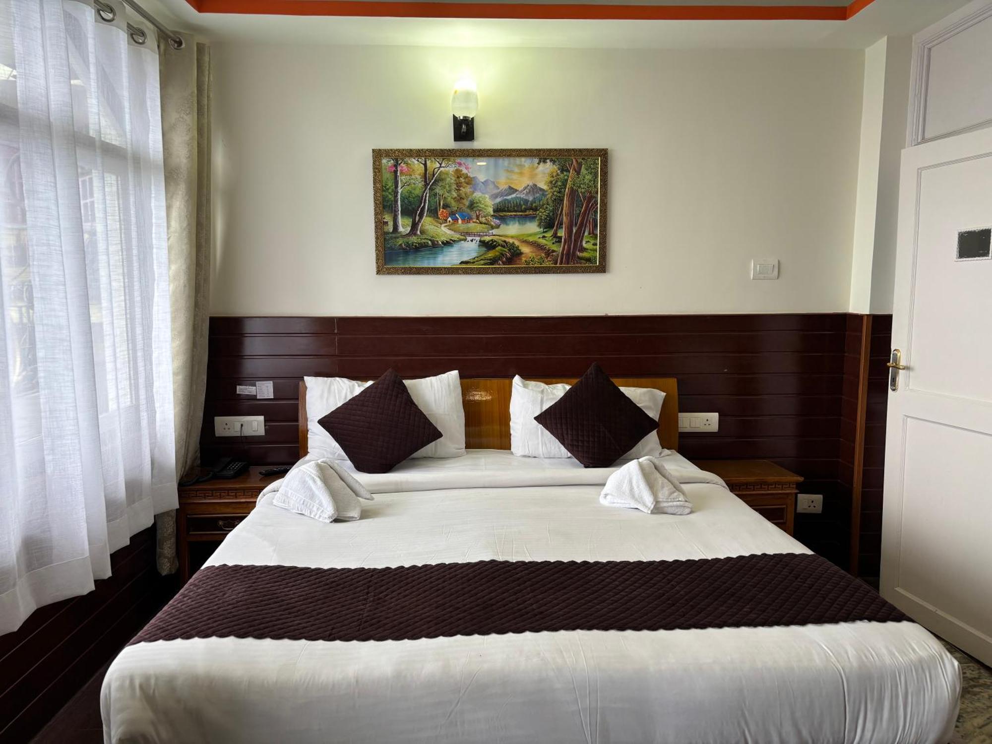 Hotel Kasturi Palace & Restaurant Darjeeling Darjeeling  Exterior foto