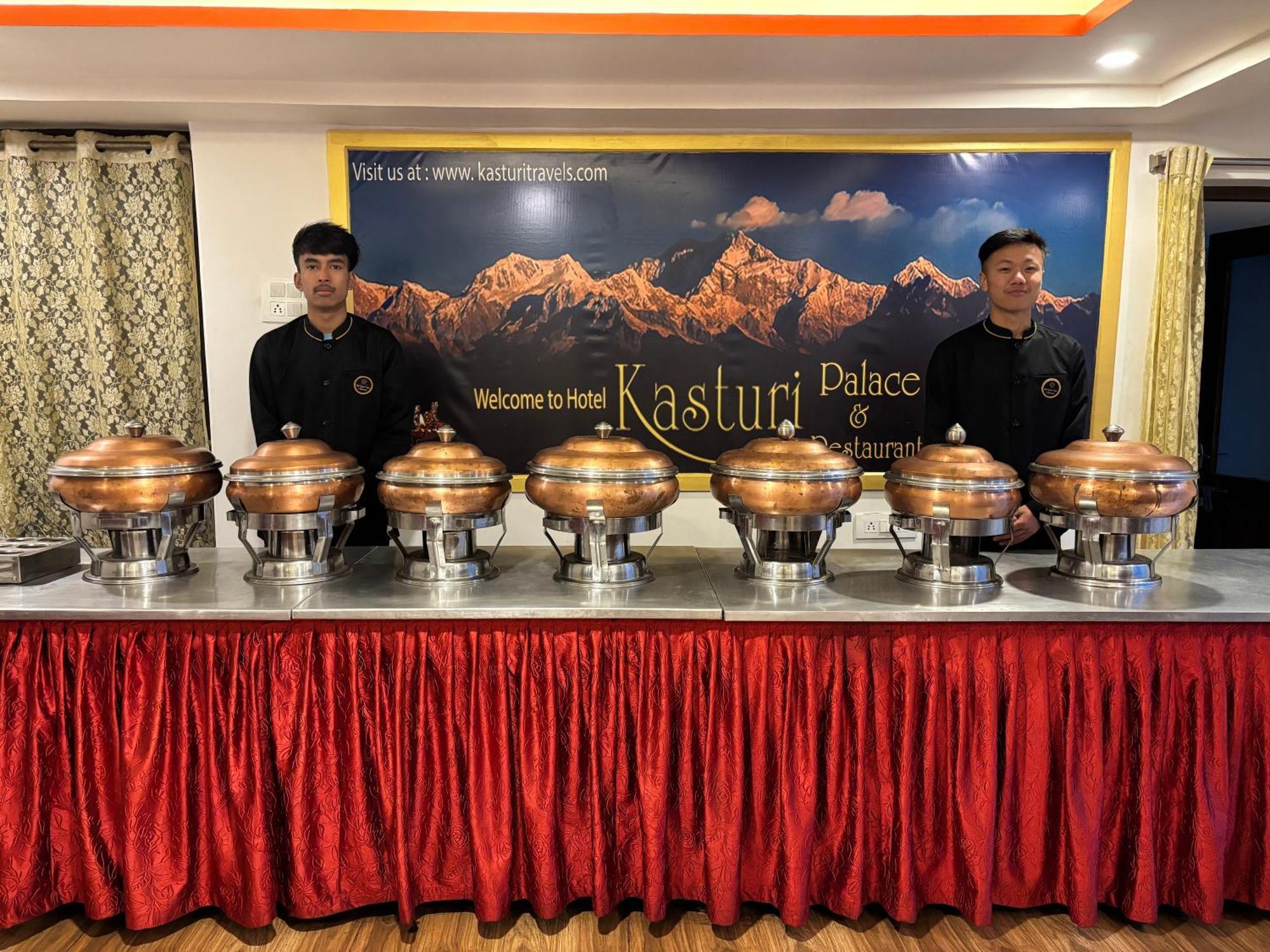 Hotel Kasturi Palace & Restaurant Darjeeling Darjeeling  Exterior foto